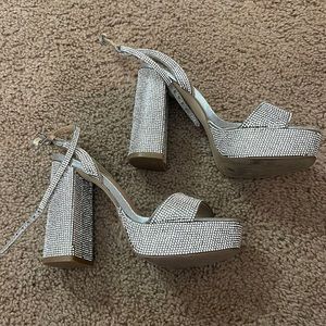 Rhinestone block platform heel in great condition